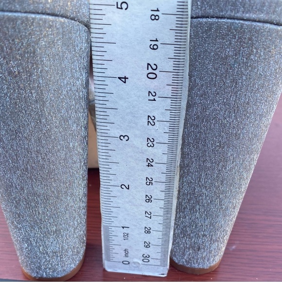 Born Fifth Antonio Melani Silver Glitter Block Heel Platform Heels Shoes 6M - Picture 4 of 4